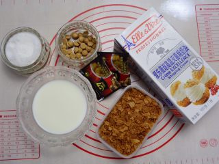 1、焦糖玛奇朵,材料集合