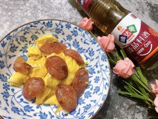 7、腊肠炒蛋,是的，我没有加盐，仅靠腊肠的自身盐味啦。