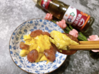 8、腊肠炒蛋,配稀饭，或者夹吐司都很不错哟~