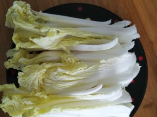 2、白菜(娃娃菜)豆腐汤,娃娃菜切长条