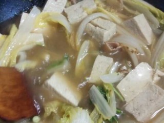 17、白菜(娃娃菜)豆腐汤,搅匀出锅即可