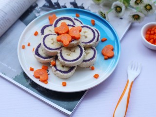 12、简单又快手的紫薯香蕉土司卷,超级好吃。