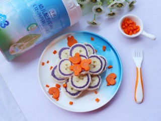 15、简单又快手的紫薯香蕉土司卷,一口一个～