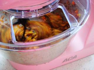 6、全麦烤馅饼,启动按键，调至3档。