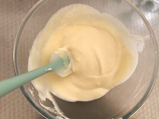 10、海苔肉松小贝,上下翻拌均匀，不可以画圈