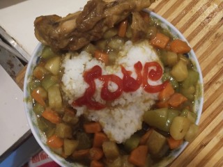 4、鸡腿咖喱饭,加上鸡腿