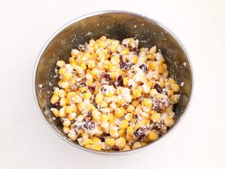 14、枣香玉米烙,搅拌均匀