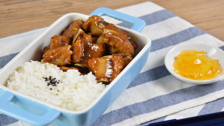 柚香排骨这道甜蜜柚子香味的排骨你试过吗