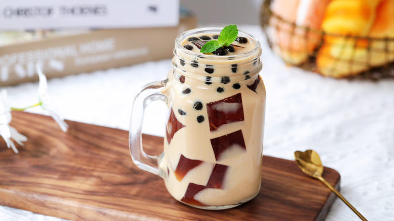 茶冻撞珍珠奶茶