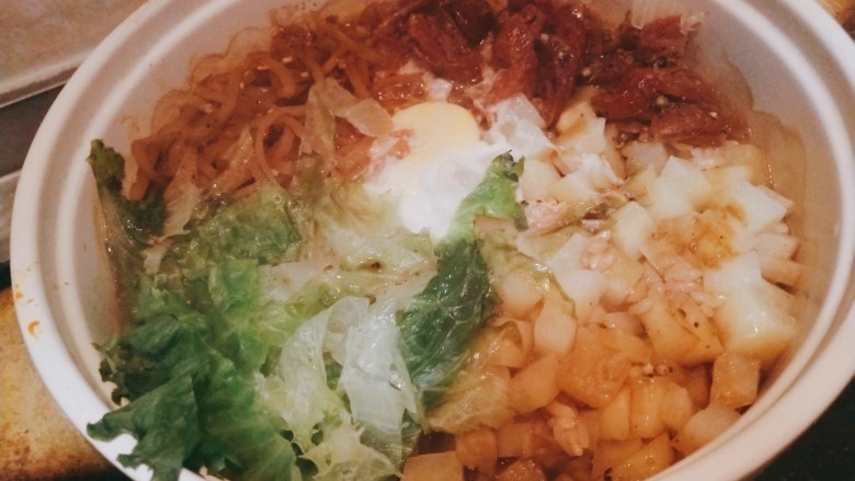 家常土豆腊肠煲仔饭焖饭