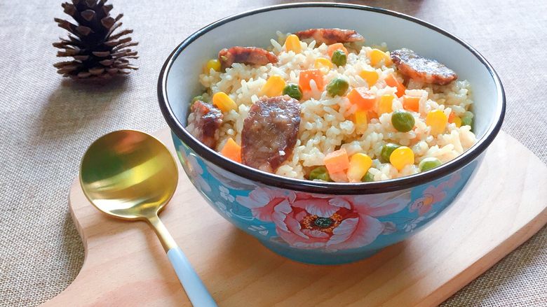 电饭煲腊肠杂蔬焖饭