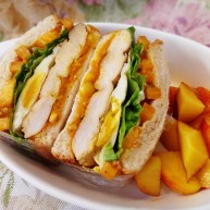 甜玉米鸡胸肉全麦三明治