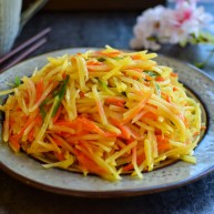 早餐清炒土豆胡萝卜丝