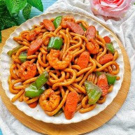 黑椒虾仁炒乌冬面