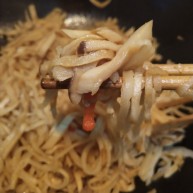 香辣美味的杏鲍菇肉炒饼