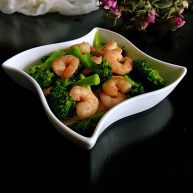 西兰花炒虾仁经典中一直透着时尚