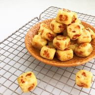 美味小零食无油版红薯椰香小方