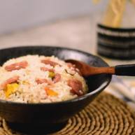 巧用普通的电饭锅分分钟能做出好吃的煲仔饭快收起来试试