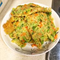 西兰花胡萝卜鸡蛋饼