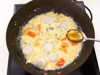 12、鸡蛋醪糟汤,加入蜂蜜