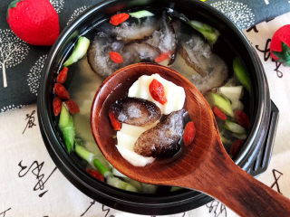 17、三鲜汤,三鲜汤食材简单，做法简单，营养丰富，适合四季进补~