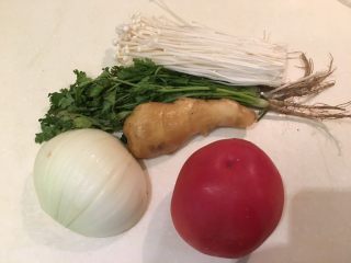 3、老王酸菜牛肉面,蔬菜在这里