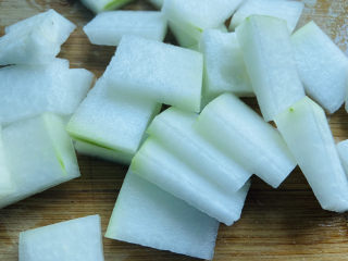 5、冬瓜鸡蛋汤,冬瓜去皮去瓤洗净切块