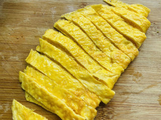 8、冬瓜鸡蛋汤,切条状