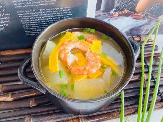 20、冬瓜鸡蛋汤,冬瓜鸡蛋汤清爽可口,消暑解腻!非常适合夏天食用。