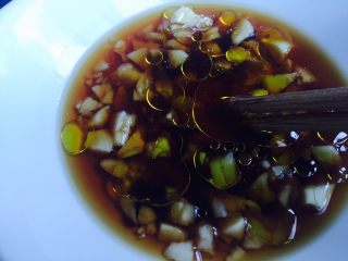 9、#咸味#万里一眼绿，白灼菜心,把所有调味搅拌均匀！备用！