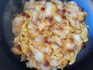 16、素菜也疯狂～醋溜白菜,翻炒均匀就可以出锅了