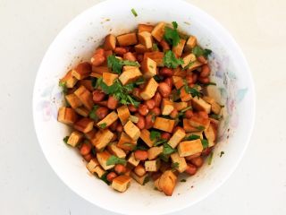 22、开胃小菜  老醋花生,调匀即可