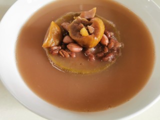 7、节瓜汤【养颜素汤】,加盐调味即可，吃瓜、饮靓汤。