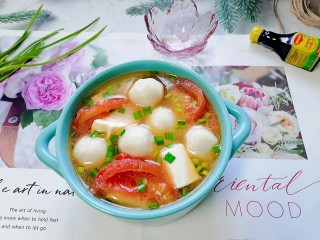 15、鱼丸豆腐汤,拍上成品图，一道美味又营养的鱼丸豆腐汤就完成了。