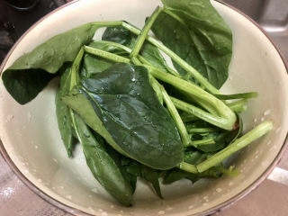 7、西红柿面疙瘩,菠菜清洗控水