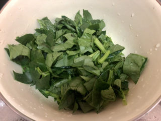 10、西红柿面疙瘩,菠菜切小段