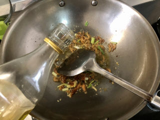 18、西红柿面疙瘩,淋一茶匙料酒去腥