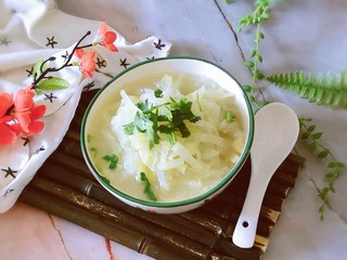 16、萝卜白菜汤,装到汤碗里 上桌啦。