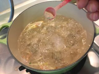 26、荠菜馄饨两吃,加白胡椒