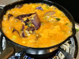 13、糖醋茄子,小火焖煮5分钟入味。