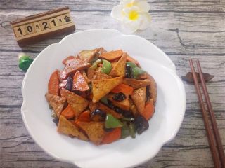 19、家常豆腐,出锅，装盘。味道棒棒哒！