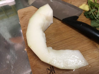 4、冬瓜鸡蛋汤,冬瓜去瓤去皮洗净