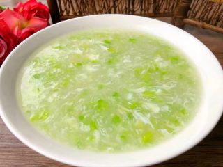 9、干贝苦瓜羹,好喝的苦瓜干贝羹做好了，清热去火，增强食欲，超级适合这个夏天哦。