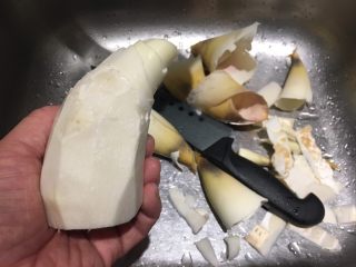 11、鱿鱼羹面/肉羹面,绿竹笋去皮