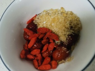 7、红枣银耳羹,加枸杞子