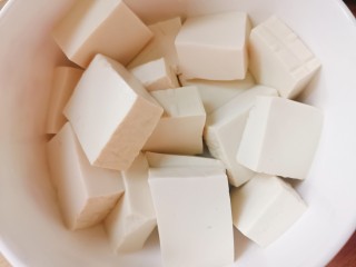 5、丝瓜炖豆腐,沥干水分备用