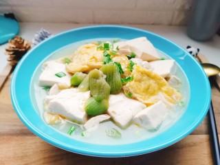 22、丝瓜炖豆腐,丝瓜炖豆腐完成，好喝又营养。