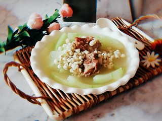 16、冬瓜薏米排骨汤,出锅 食用