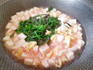 15、苋菜豆腐汤,再次煮开即可