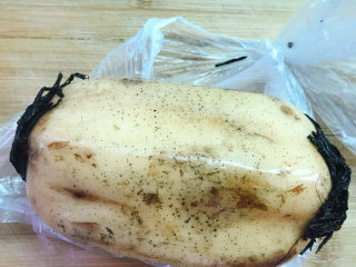 5、莲藕肉片汤,准备好莲藕